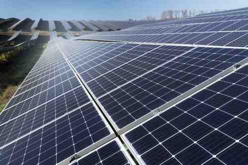 भारत 2030 तक 500 GW क्लीन पावर का लक्ष्य पूरा करने की तरफ बढ़ रहा है